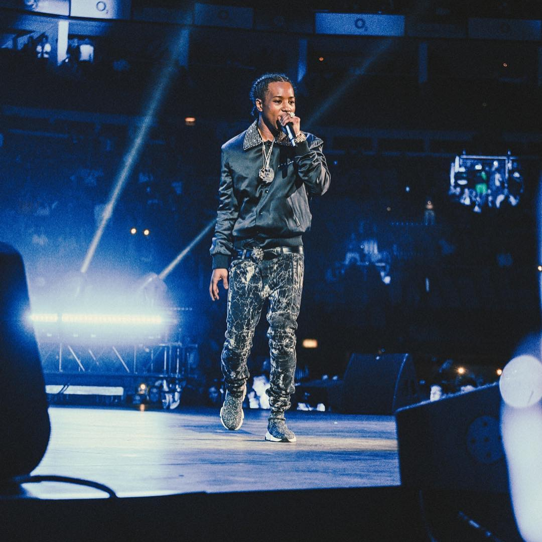 Pressa performing on stage